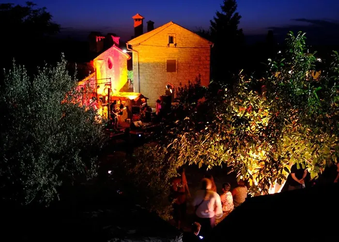 Valesi Holiday Home