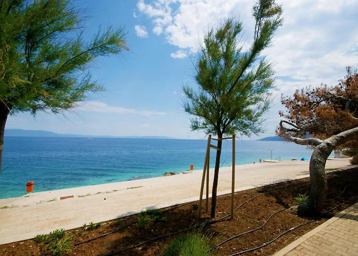 Villa Delore, A Romantic Villa With Pool, Close To The Sea